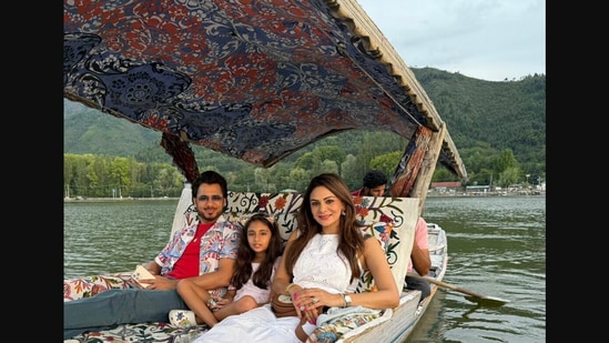 Anupam Mittal enjoying a shikara ride in Kashmir with family