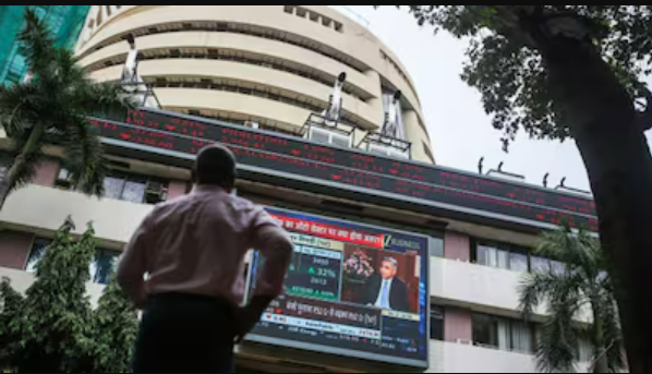 Asian stock markets mixed, Wall Street gains, and gold prices surge past $3,600